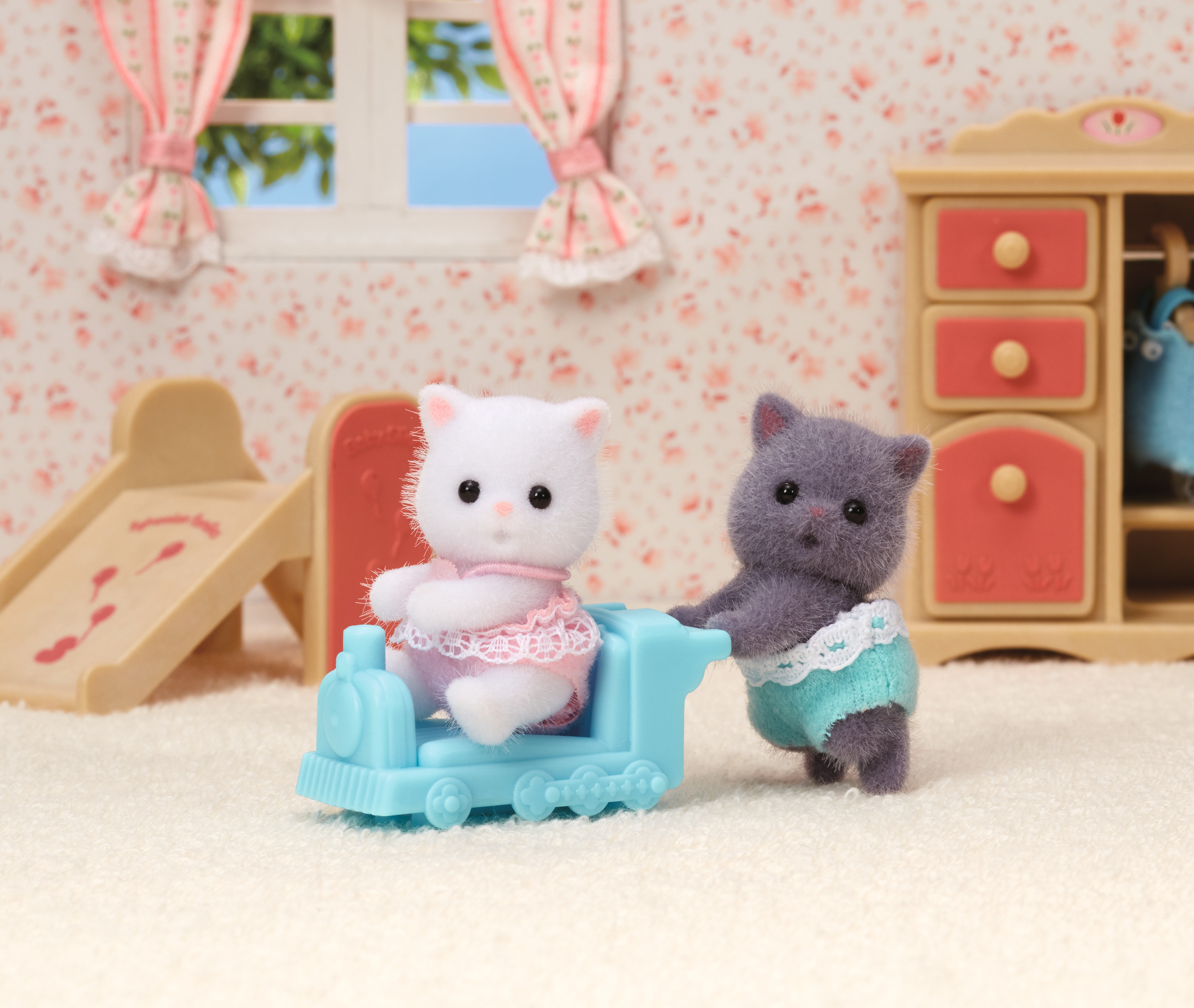 Sylvanian Families Bliźniaki Perskich Kotów 5457 - obrazek 5