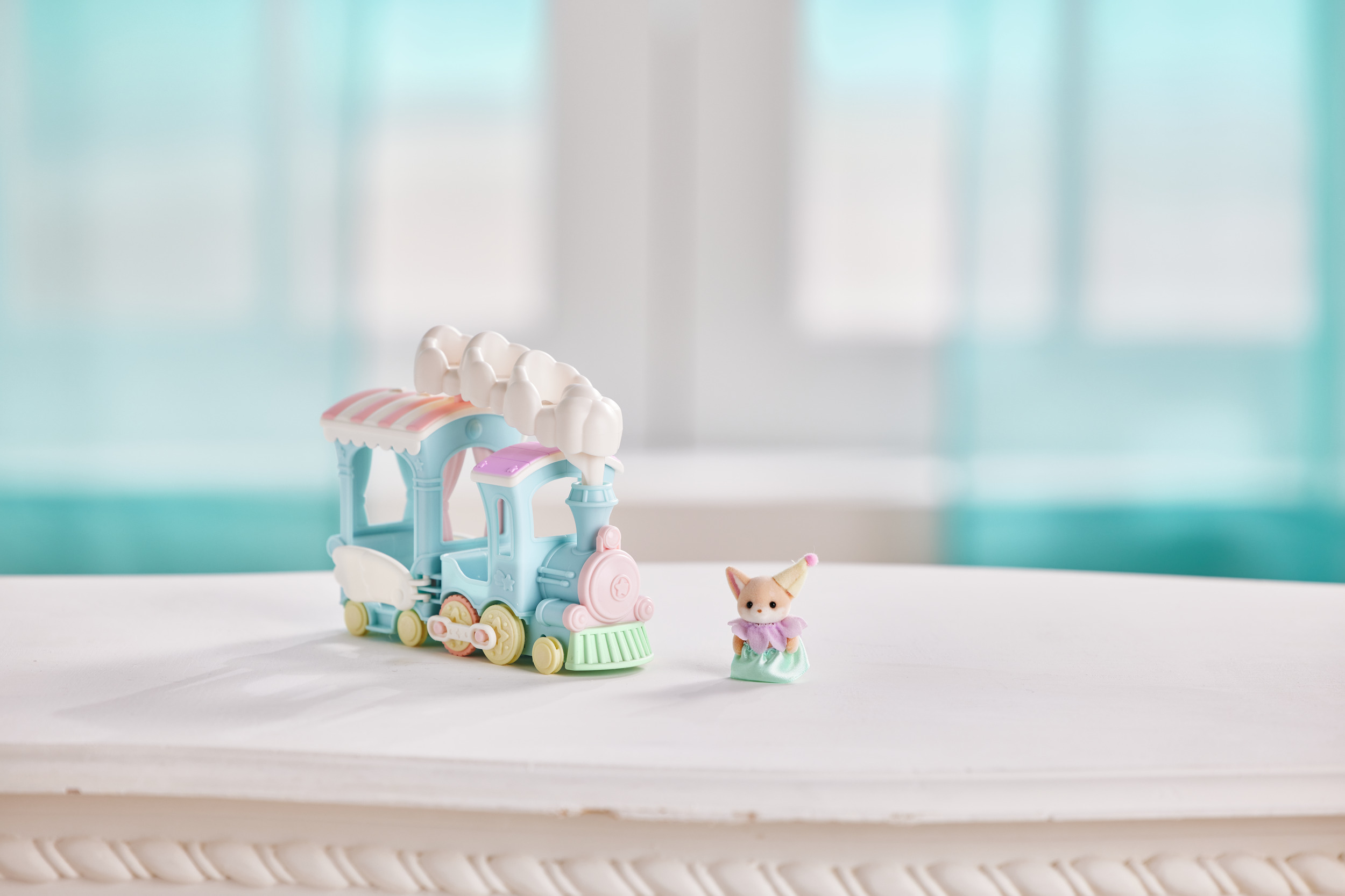 Sylvanian Families Kolorowa Ciuchcia i Lisek 5702 - obrazek 4